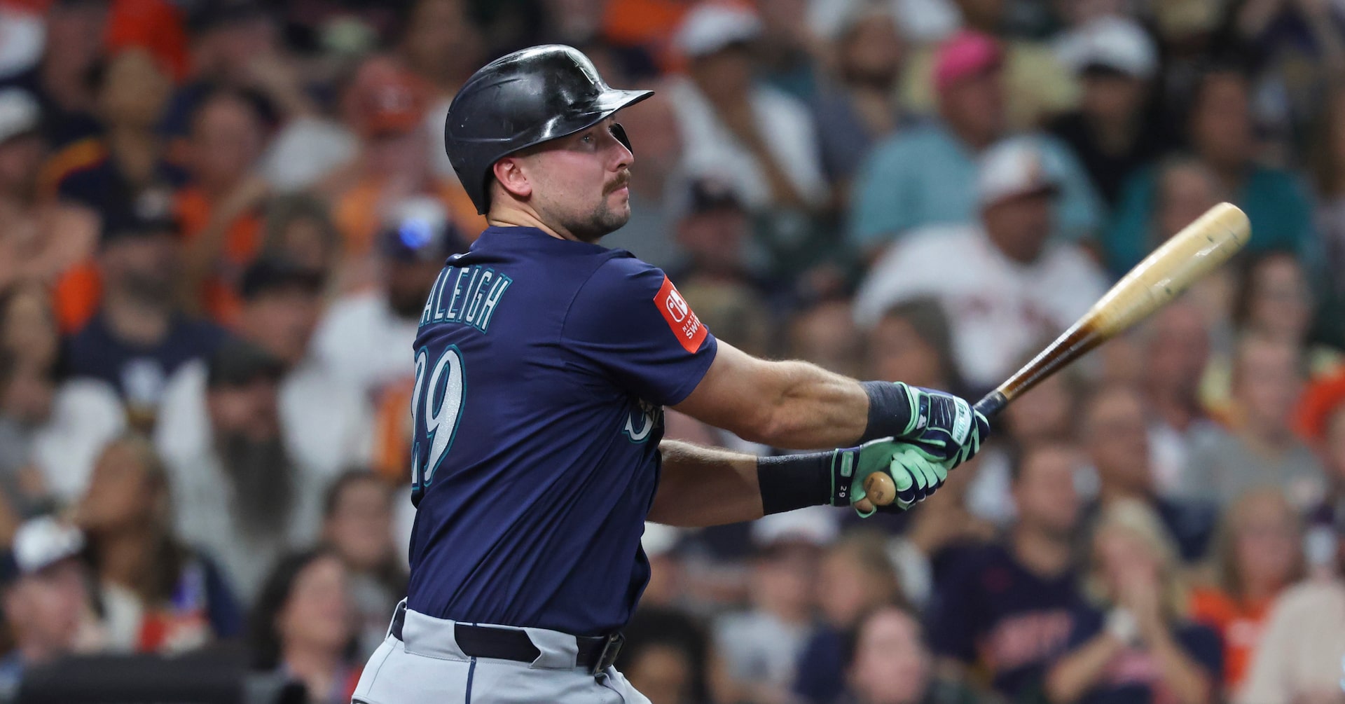 Cal Raleigh passes Ken Griffey Jr. with 57th home run